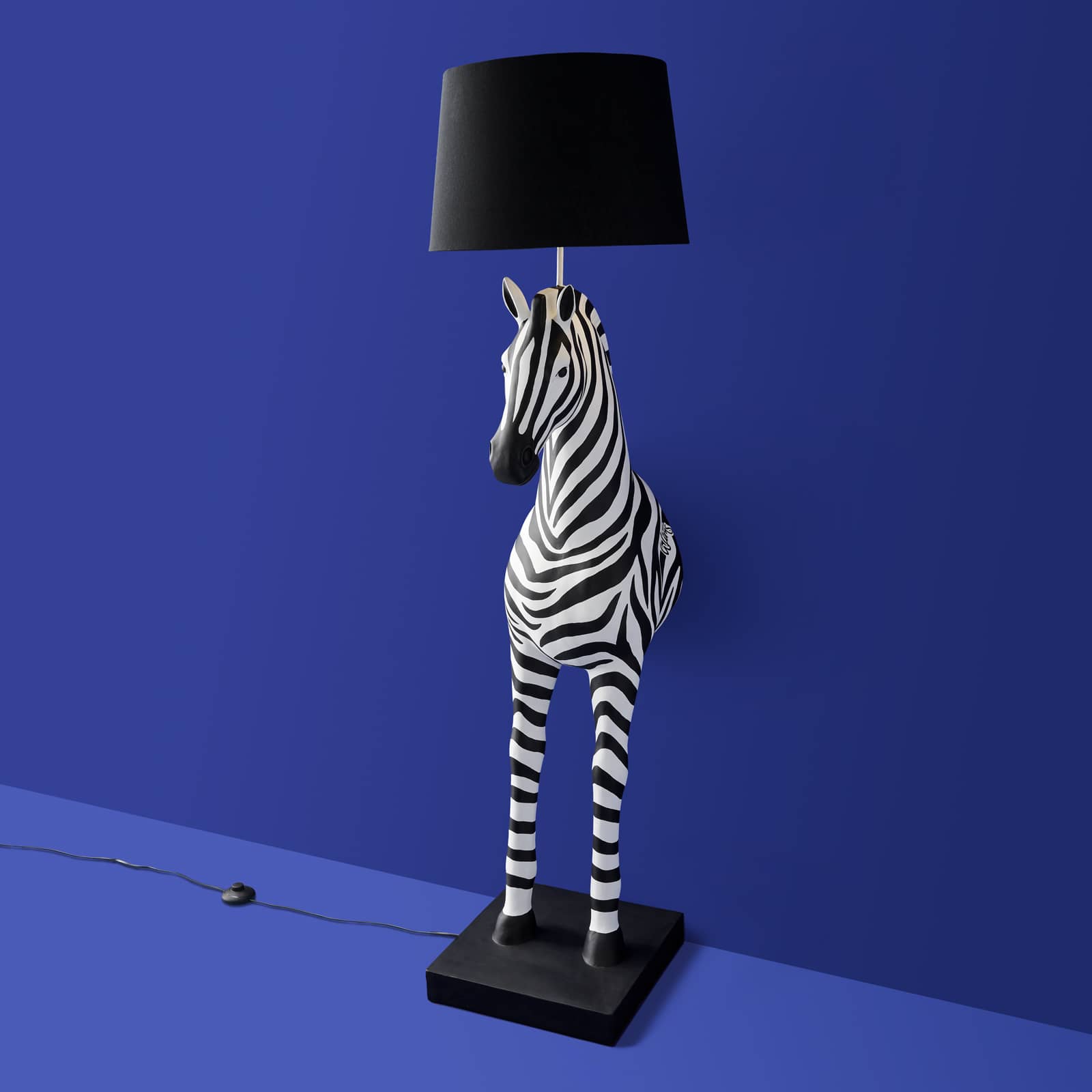 Golvlampa Zebra Zora, svart-vit